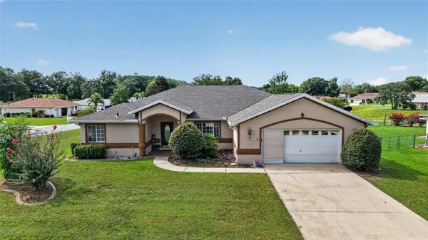 Property Slideshow image 3 of 76 | 10121 sw 61st terrace rd, Ocala, FL, 34476