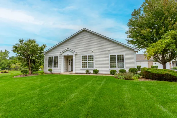 Property Slideshow image 2 of 28 | 1508 w ludington cir, Romeoville, IL, 60446