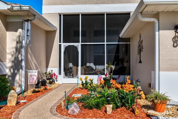 Property Slideshow image 2 of 27 | 5712 blue savannah dr, Leesburg, FL, 34748