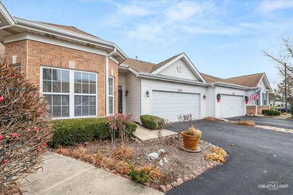 Property Slideshow image 2 of 18 | 21728 w empress ln, Plainfield, IL, 60544