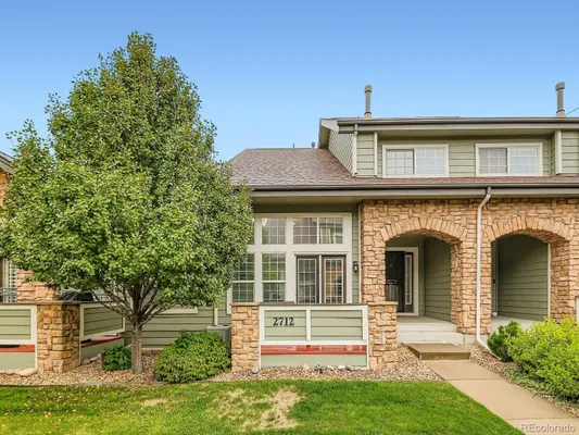 Property Slideshow image 2 of 37 | 2712 w greens pl, Littleton, CO, 80123