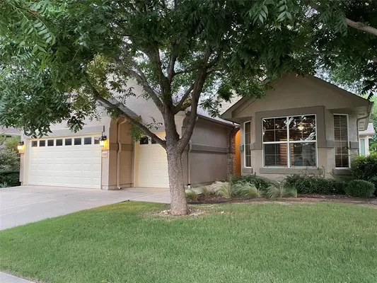Property Slideshow image 2 of 39 | 11800 southerland dr, Denton, TX, 76207