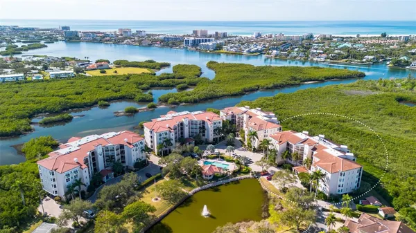 Property Slideshow image 3 of 58 | 5420 eagles point cir 304, Sarasota, FL, 34231