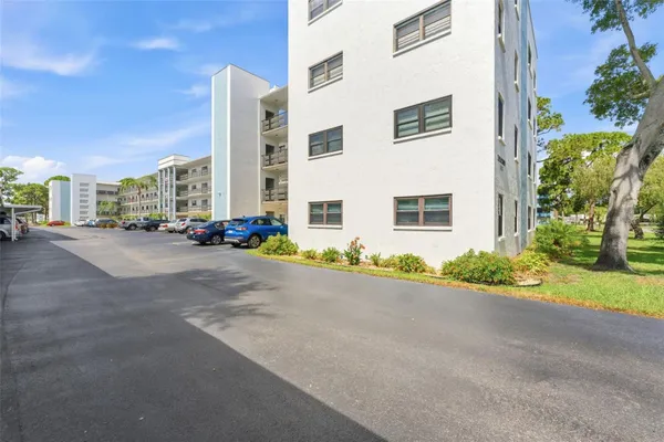 Property Slideshow image 2 of 19 | 5980 80th st 308, St Petersburg, FL, 33709