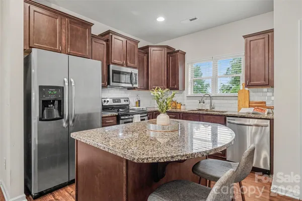 Property Slideshow image 3 of 44 | 104 boxtail way, Mooresville, NC, 28115