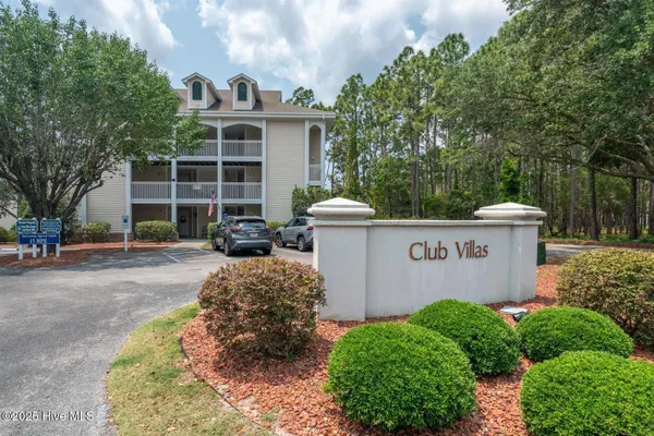 Property Slideshow image 2 of 34 | 3350 club villa dr 104, Southport, NC, 28461
