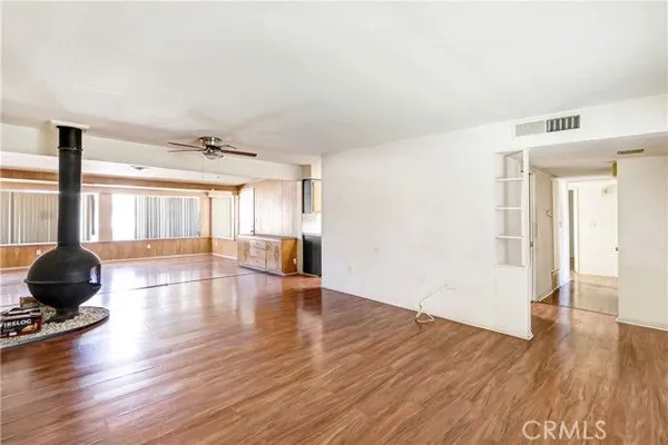 Property Slideshow image 2 of 13 | 28410 e worcester rd, Sun City, CA, 92586