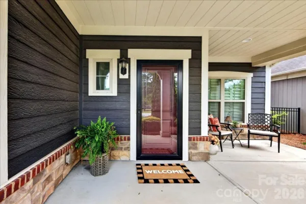 Property Slideshow image 2 of 45 | 1012 avalon pl, Matthews, NC, 28104