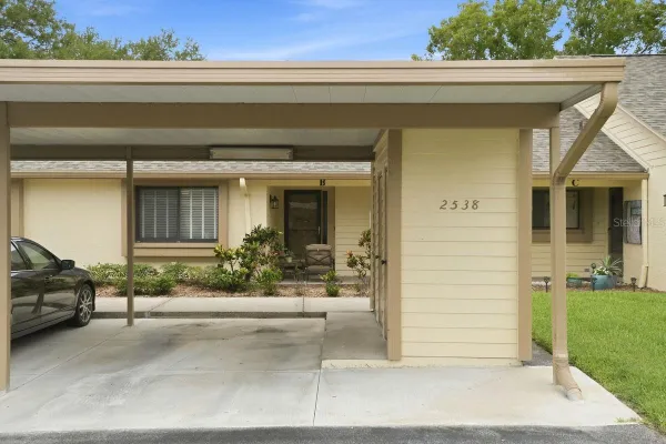 Property Slideshow image 2 of 60 | 2538 oakleaf ln 33b, Clearwater, FL, 33763