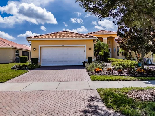 Property Slideshow image 3 of 92 | 4919 marble springs cir, Wimauma, FL, 33598
