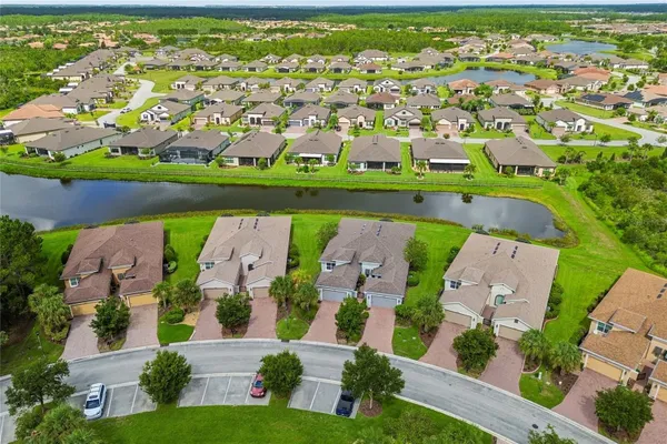 Property Slideshow image 2 of 46 | 3491 fallbrook dr, Poinciana, FL, 34759