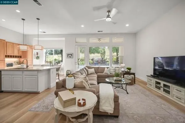 Property Slideshow image 3 of 38 | 346 gladstone dr, Brentwood, CA, 94513