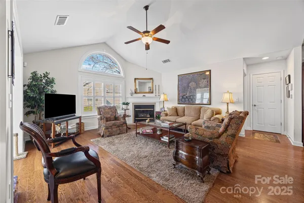 Property Slideshow image 2 of 22 | 104 lone oak cir, Rock Hill, SC, 29732