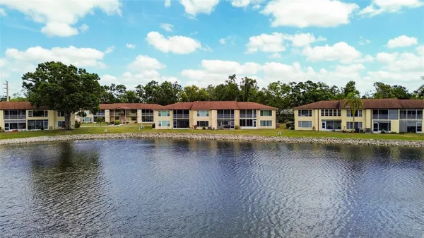 Property Slideshow image 2 of 26 | 4454 narraganset trl 94a, Sarasota, FL, 34233