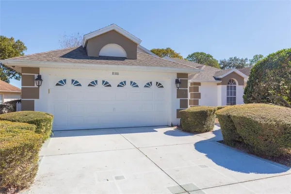 Property Slideshow image 2 of 43 | 8100 hidden hills dr, Spring Hill, FL, 34606