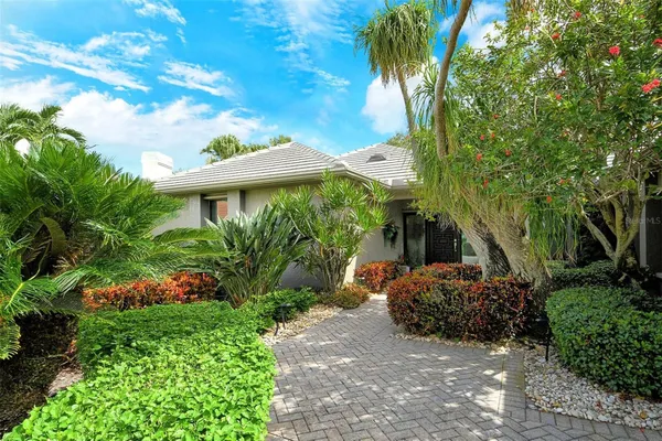 Property Slideshow image 2 of 42 | 4761 pine harrier dr, Sarasota, FL, 34231