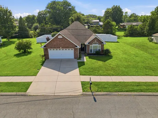Property Slideshow image 2 of 3 | 304 providence dr, Lebanon, TN, 37087