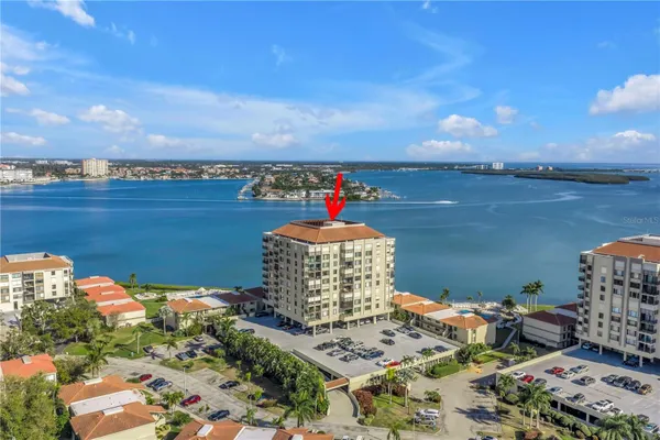 Property Slideshow image 2 of 42 | 6322 palma del mar blvd s apt 706, St Petersburg, FL, 33715