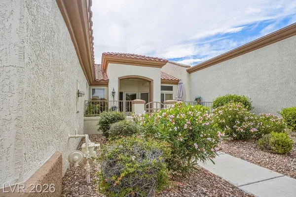 Property Slideshow image 3 of 62 | 2921 laverton dr, Las Vegas, NV, 89134