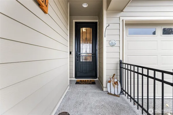 Property Slideshow image 2 of 27 | 22701 se 237th pl, Maple Valley, WA, 98038