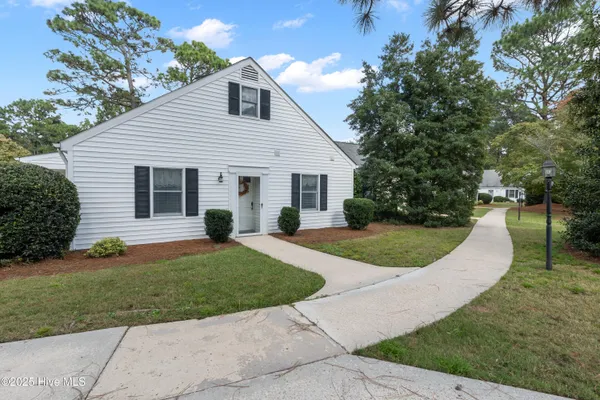 Property Slideshow image 2 of 20 | 13 village green cir, Southern Pines, NC, 28387