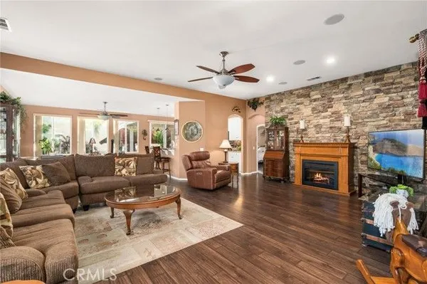 Property Slideshow image 3 of 37 | 382 casper dr, Hemet, CA, 92545