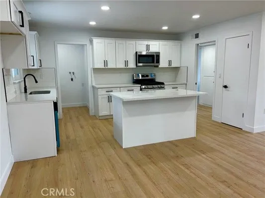 Property Slideshow image 2 of 11 | 26790 oakmont dr, Menifee, CA, 92586