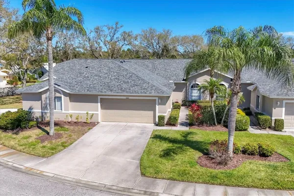 Property Slideshow image 2 of 50 | 6907 stoneywalk ct, Bradenton, FL, 34203
