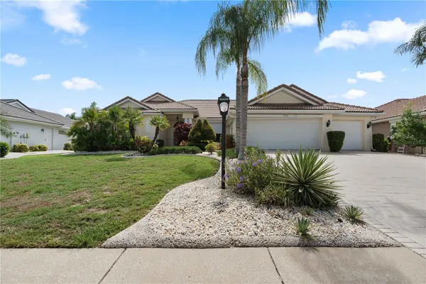 Property Slideshow image 2 of 55 | 2122 platinum dr, Sun City Center, FL, 33573