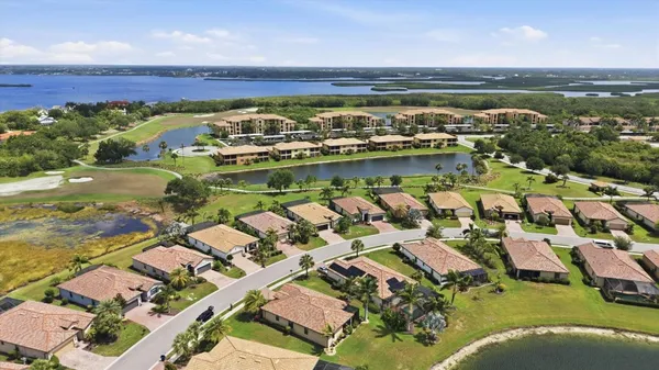 Property Slideshow image 2 of 100 | 6540 willowshire way, Bradenton, FL, 34212