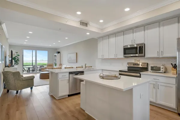 Property Slideshow image 3 of 70 | 850 tidewater shores loop 105, Bradenton, FL, 34208
