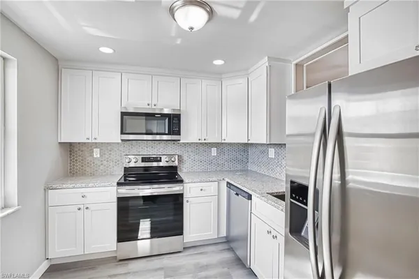 Property Slideshow image 2 of 50 | 6220 augusta dr 311, Fort Myers, FL, 33907