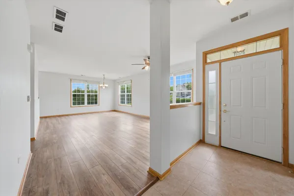 Property Slideshow image 3 of 26 | 17136 fontana ln end, Lockport, IL, 60441