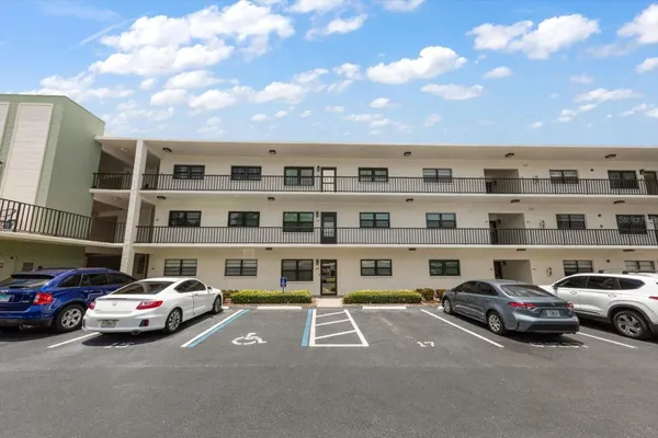 Property Slideshow image 2 of 25 | 5980 terrace park dr 310, St Petersburg, FL, 33709