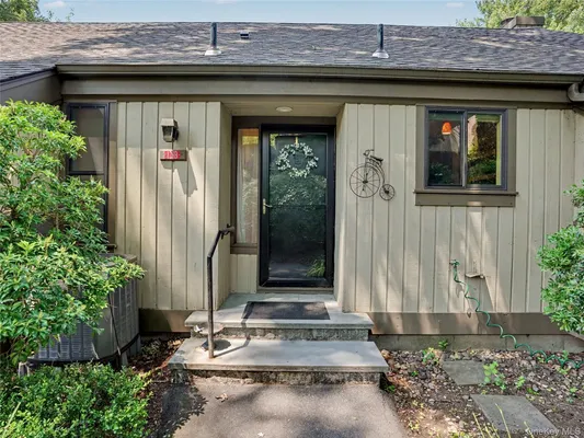 Property Slideshow image 2 of 25 | 128 heritage hills dr b, Somers, NY, 10589