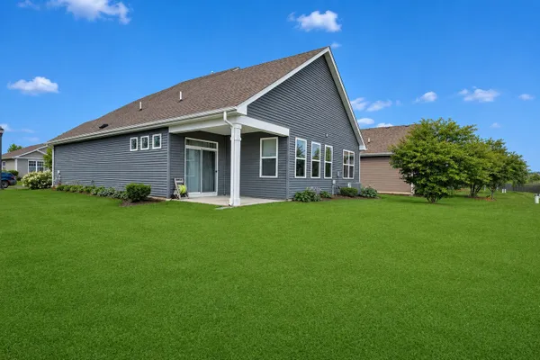 Property Slideshow image 3 of 29 | 2371 cannon dr, Pingree Grove, IL, 60140