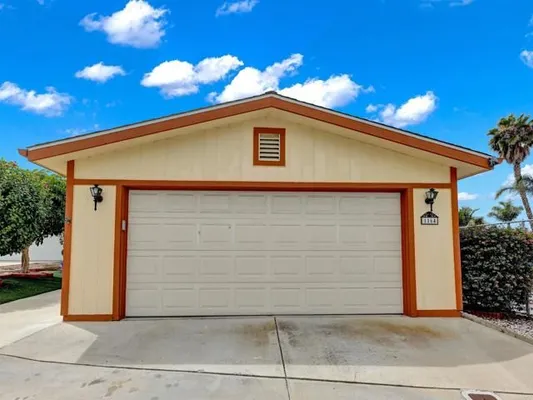Property Slideshow image 2 of 42 | 1164 via santa paulo, Vista, CA, 92081