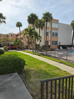 Property Slideshow image 2 of 33 | 7560 bay island dr 149, South Pasadena, FL, 33707