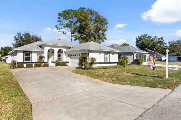 Property Slideshow image 2 of 37 | 11287 sw 73rd cir, Ocala, FL, 34476