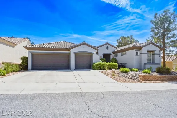 Property Slideshow image 2 of 46 | 2813 winslow springs dr, Henderson, NV, 89052