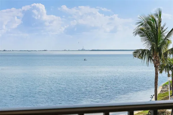 Property Slideshow image 3 of 33 | 6322 palma del mar blvd 209, St Petersburg, FL, 33715