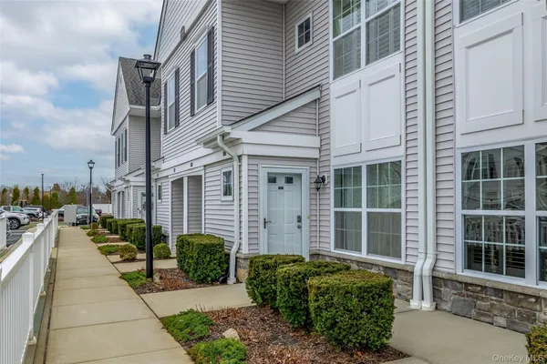 Property Slideshow image 3 of 42 | 56 spring dr, Hempstead, NY, 11783