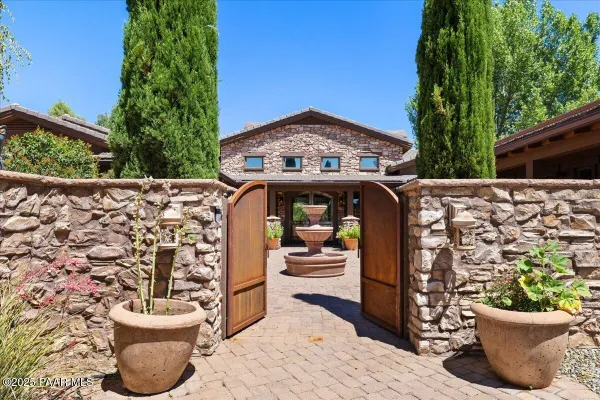 Property Slideshow image 2 of 35 | 15345 n badlands cir, Prescott, AZ, 86305