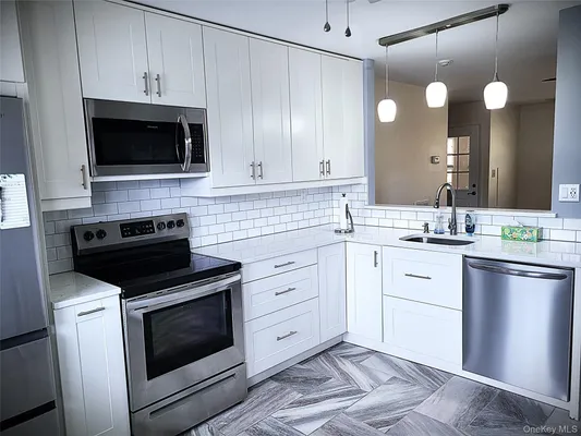 Property Slideshow image 3 of 20 | 375 woodbridge dr c, Brookhaven, NY, 11961