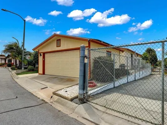 Property Slideshow image 3 of 42 | 1164 via santa paulo, Vista, CA, 92081