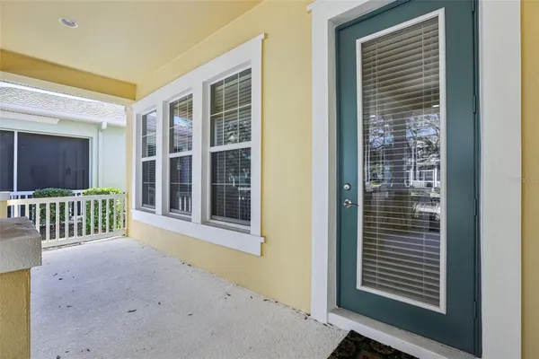 Property Slideshow image 2 of 32 | 221 sunset crest ct, Apollo Beach, FL, 33572