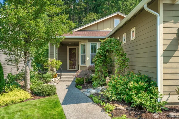 Property Slideshow image 2 of 38 | 14419 192nd avenue ct, Bonney Lake, WA, 98391