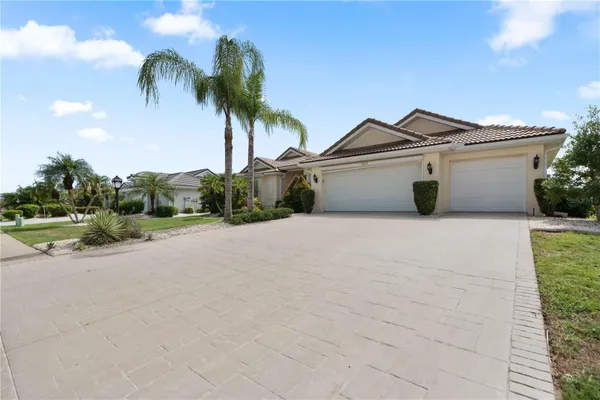 Property Slideshow image 3 of 55 | 2122 platinum dr, Sun City Center, FL, 33573