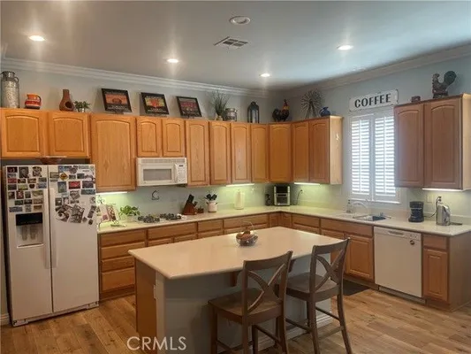 Property Slideshow image 3 of 56 | 19365 galloping hill rd, Apple Valley, CA, 92308