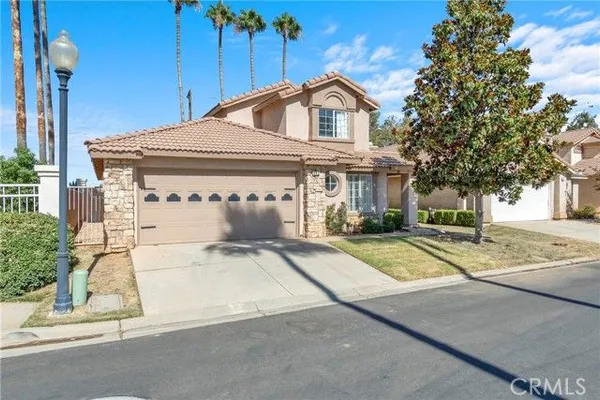 Property Slideshow image 3 of 27 | 683 sunshine st, Banning, CA, 92220